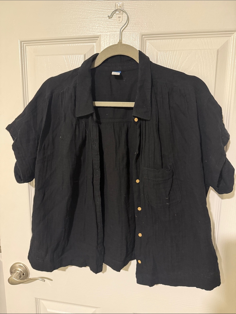 Old Navy Black Short-Sleeve Button-Down Shirt